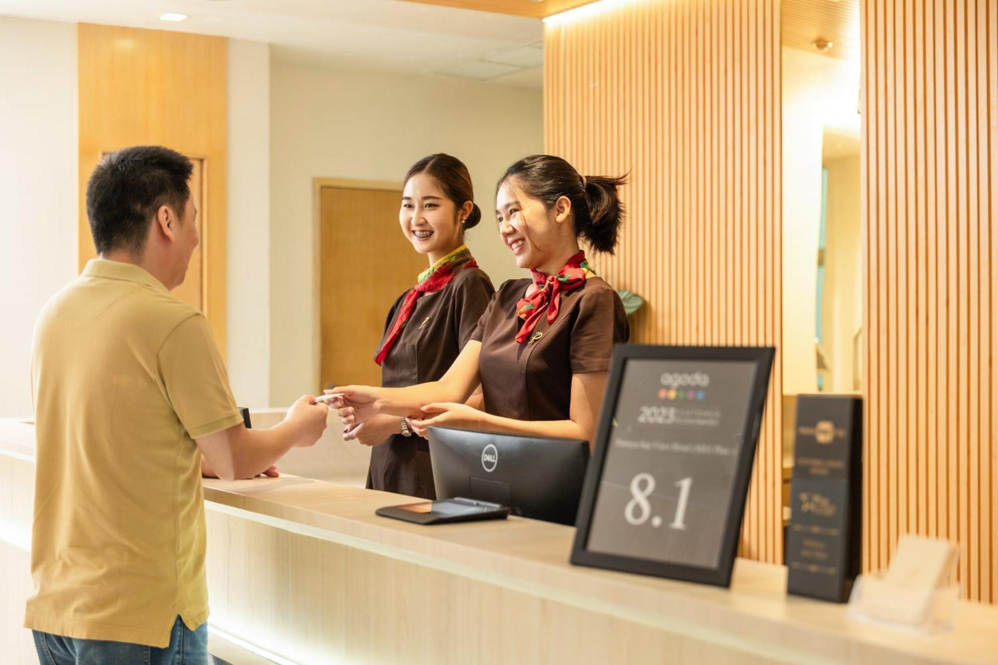 Pattaya Sea View Hotel - Sha Extra Plus Exterior photo