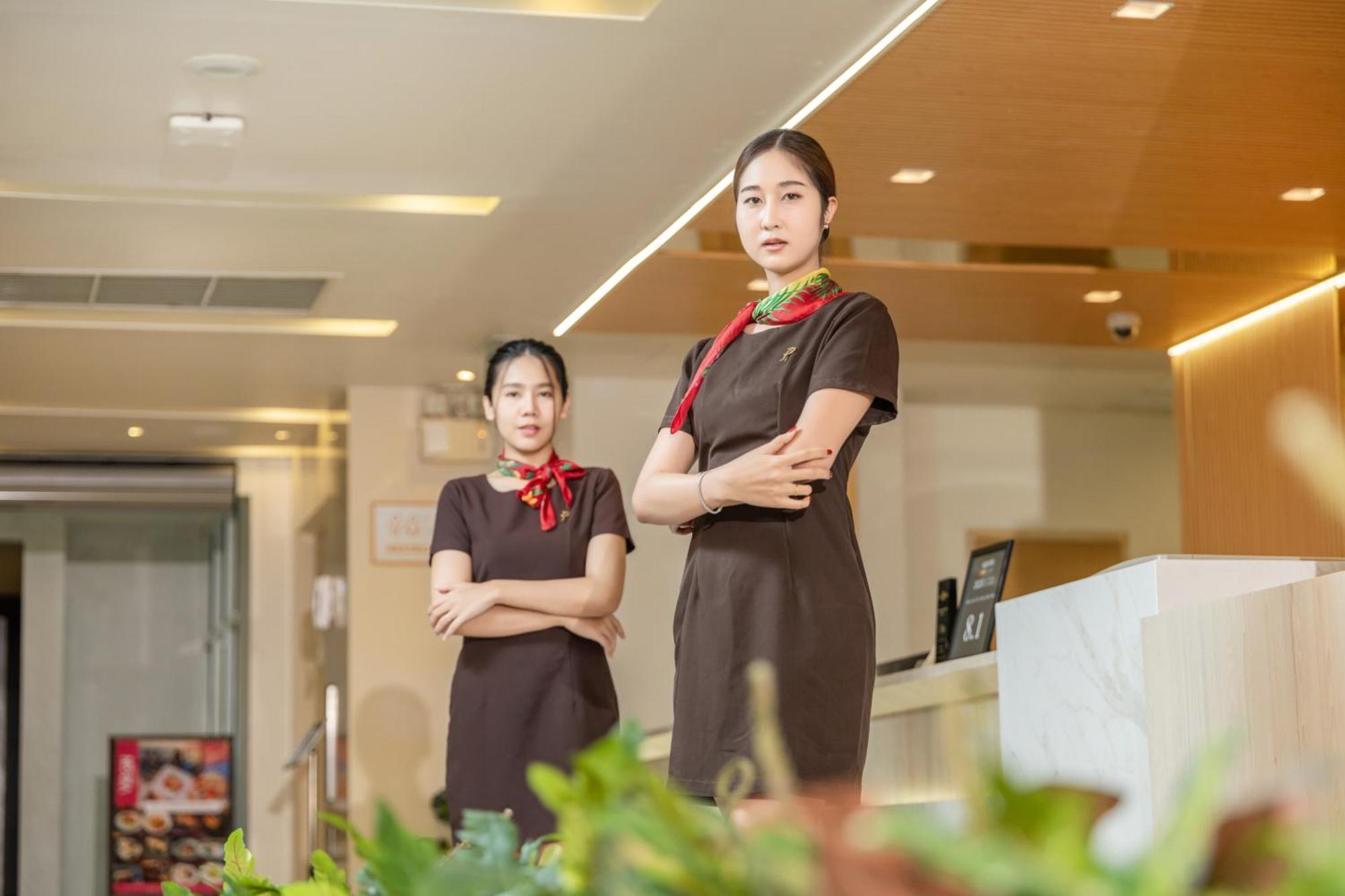 Pattaya Sea View Hotel - Sha Extra Plus Exterior photo