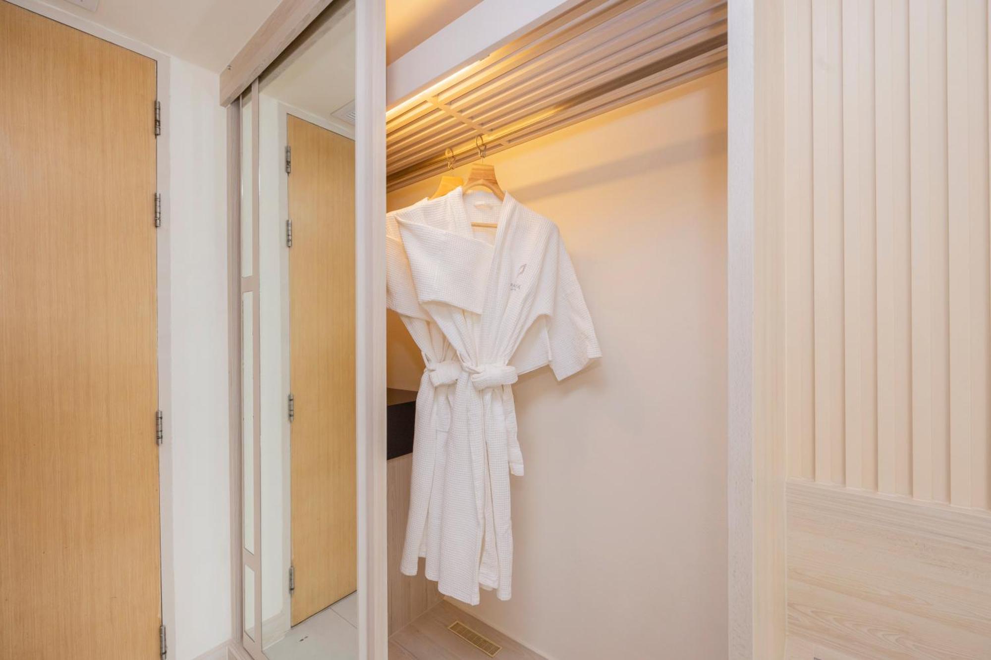 Pattaya Sea View Hotel - Sha Extra Plus Room photo